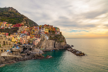 Fototapeta na wymiar Stunning view of the beautiful and cozy village of Manarola in the Cinque Terre National park, Liguria, Italy