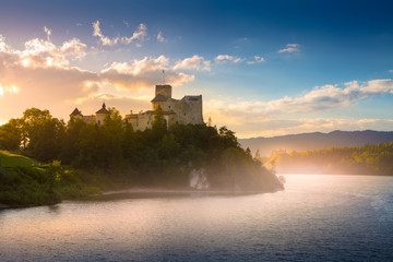 Fototapeta na wymiar Medieval castle in Niedzica by lake Czorsztyn, Poland
