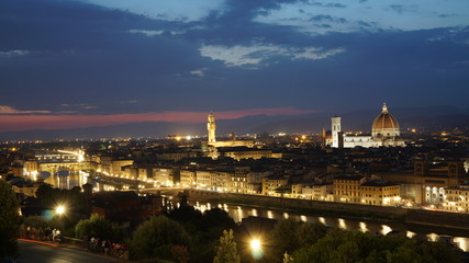 Fototapeta na wymiar Night over Firenze