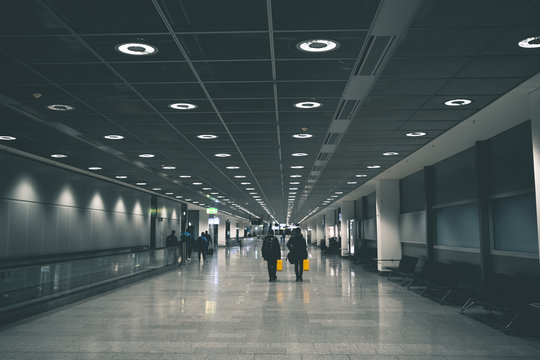 People walking the Airport