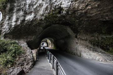 古いトンネル