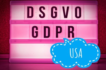 Leuchttafel mit der Aufschrift DSGVO und GDPR(Datenschutzgrundverordnung) rosa in englisch GDPR...