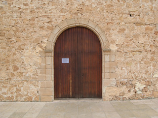 Fototapeta na wymiar Sant Ferran.Geschlossene Kirchentür