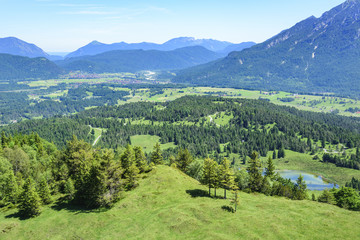 Obraz premium Blick ins Isartal nahe Krün in Oberbayern