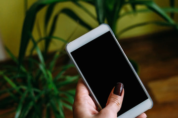  mobile on the hand