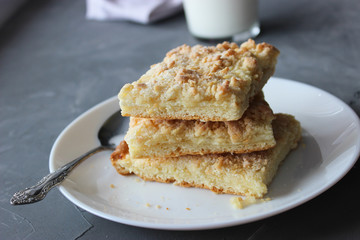 Curd pie crumb