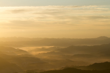 Fototapeta premium Poranek w górach