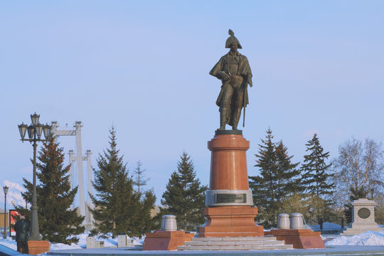 sculpture of military officer in winter Park
