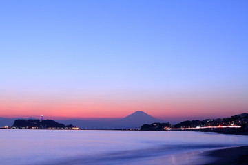 富士山と江の島の夕焼け