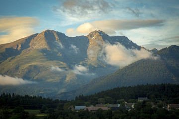 Une vu sur le massif du Taillefer (Le Coiro)