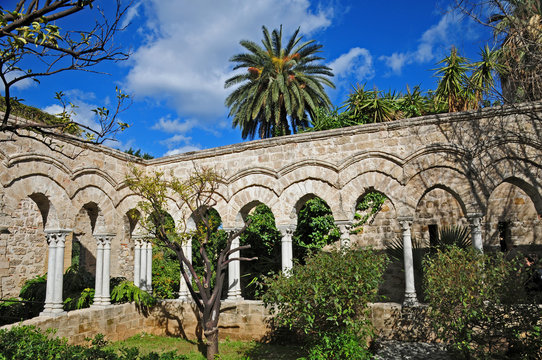 Palermo, rovine del chiosro di San Giovanni degli eremiti
