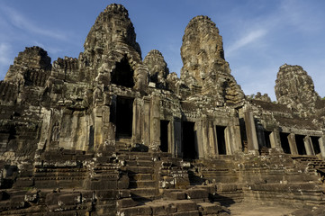 Fototapeta na wymiar Le temple du Bayon à Angkor wat au Cambodge 