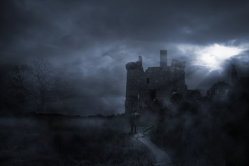 Wächter nachts vor Mittelalter Burg