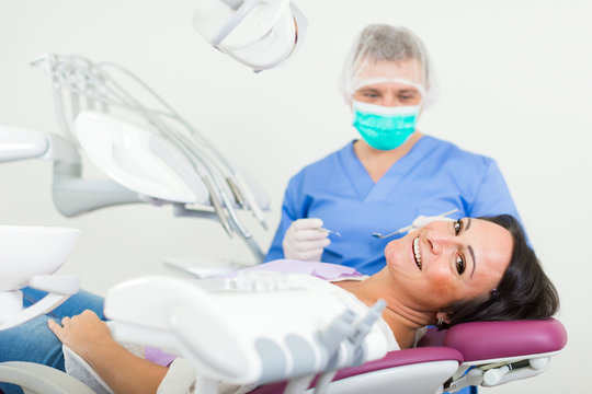 dentist professional filling teeth