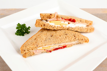 Sandwich mit Pute und Ei