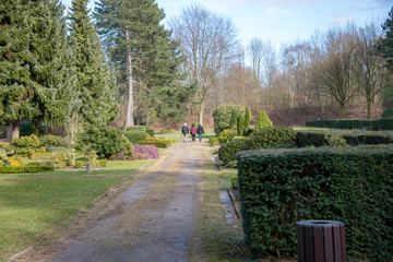 Spaziergang auf dem Friedhof 