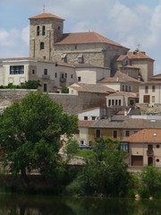 Zamora, ciudad de la comunidad de Castilla y León, al noroeste de España