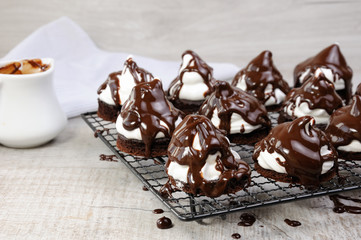 Meringue for chocolate