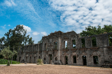 Fototapeta na wymiar Palácio abandonada e em ruínas