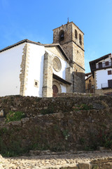 Fototapeta premium Church in the old village of Candelario in Spain. 