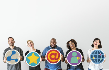 Obraz premium Peopl with social media concept