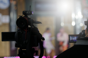 Video DSLR Camera social network live recording on interview session of contest