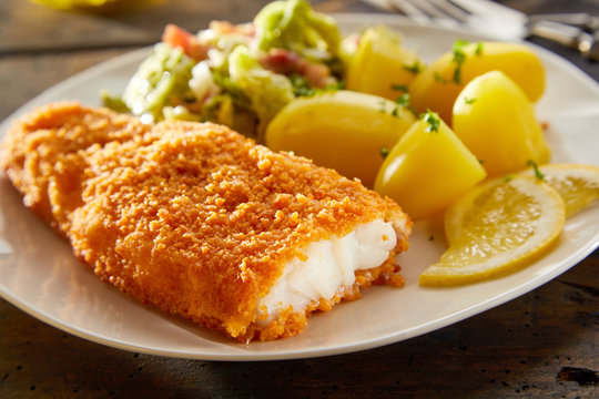 Crispy Fresh Breaded Fish With Potatoes