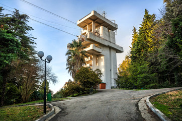 Fototapeta na wymiar Вышка канатной дороги Tower of the cable car in Sochi