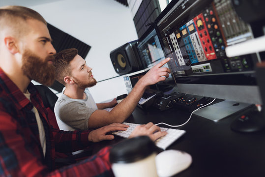 10 Best Music Production Schools to Boost Your Audio Career