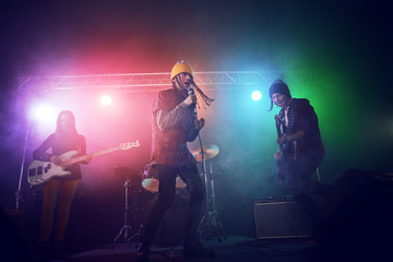 Fototapeta na wymiar Teenagers are playing rock.