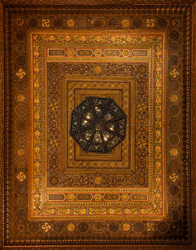 Amazing decor in the Syrian palace ceiling