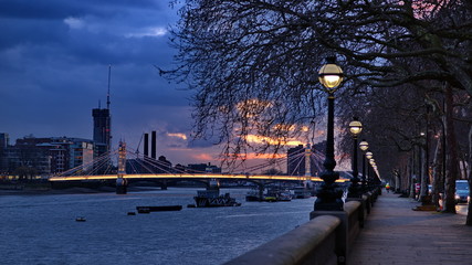 london albert bridge