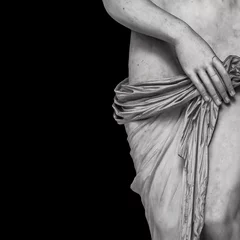 Lichtdoorlatende gordijnen Artistiek monument Marble body lines of young naked Roman woman at black background