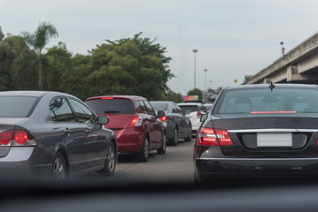 Obraz na płótnie Canvas traffic jam with row of cars