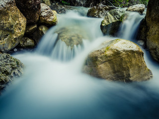 Fototapeta premium Wildbach in Tirol mit Langzeitbelichtung