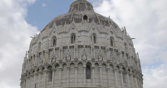 Battistero a Piazza dei Miracoli, Pisa.