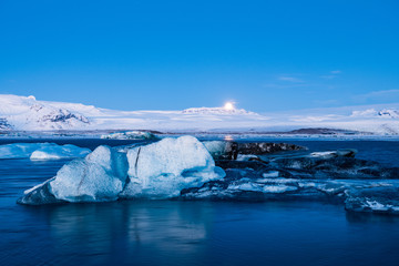 iceberg at icelander diamond beach