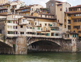 Fototapeta na wymiar detail of an arch of the famous Ponte Vecchio (Old Bridge) in Florence