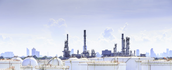 Fototapeta premium Industrial oil refineries in Thailand.