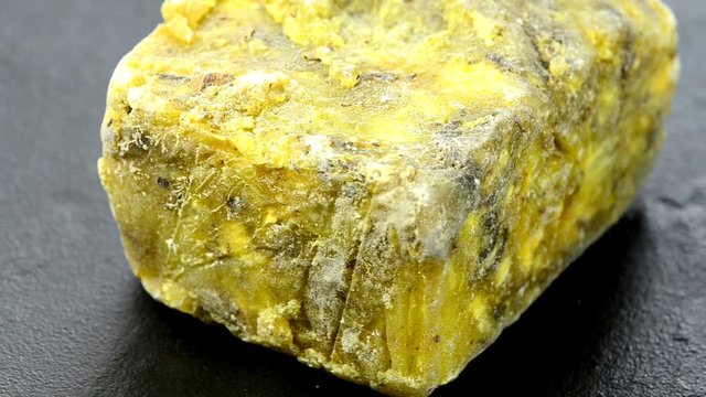 Elemi resin on a turn table