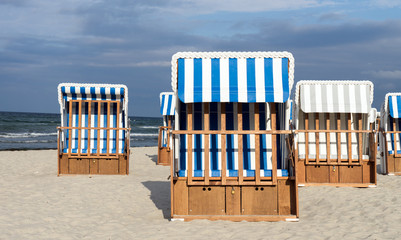 Strandkorb / Strandkörbe an einem Strand an der deutschen Ostsee