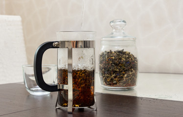 Brewing tea in a French press