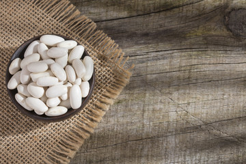 Raw organic white beans - Phaseolus vulgaris