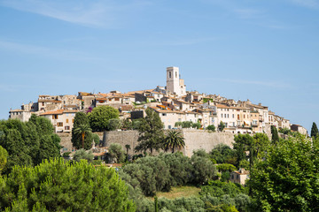 Fototapeta na wymiar Aussicht und Sehenswürdigkeiten von Saint Paul de Vence