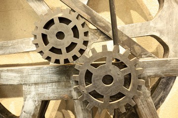 The gears of the rust