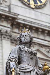 Fototapeta na wymiar Monument to Queen Anne in front of the St Paul's Cathedral, London, United Kingdom