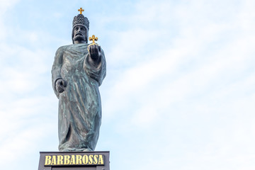 Denkmal von Kaiser Barbarossa in der Hamburger Speicherstadt