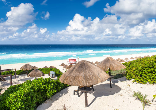 Playa Delfines
