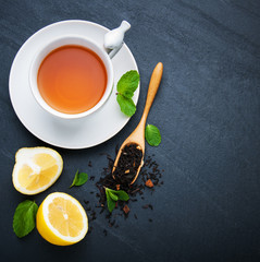Tea with lemon and mint