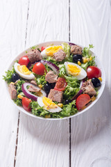 Tuna salad with tomatoes